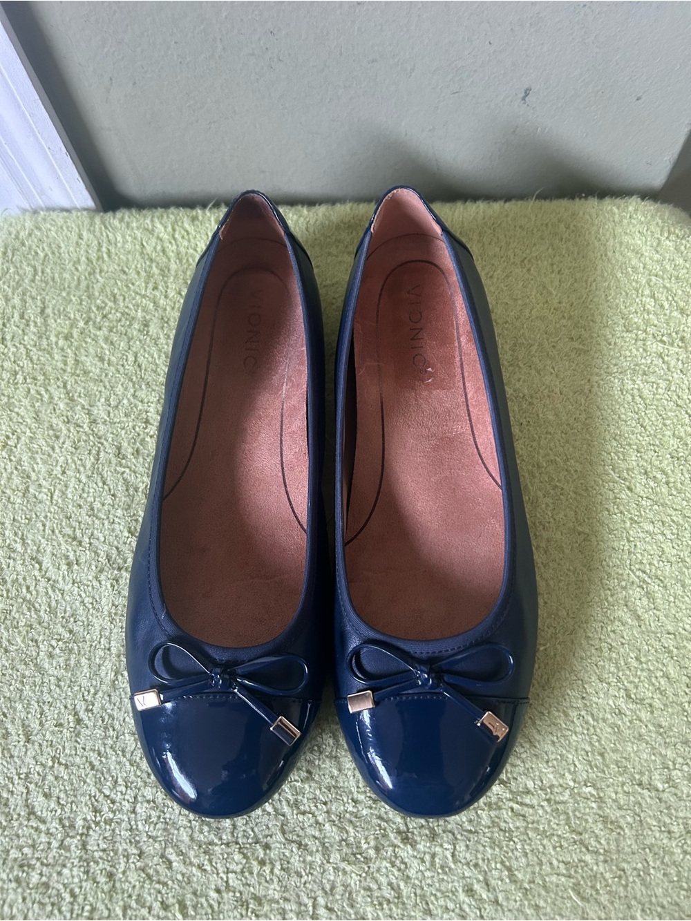 Vionic Navy Patent-Toe Ballet Flats with Bow Accent Sz 10